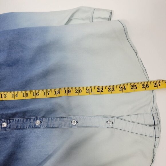 Chico's Women's Ombre Blue to White Button Down Shirt in a Size 2 (Large) - Picture 10 of 13